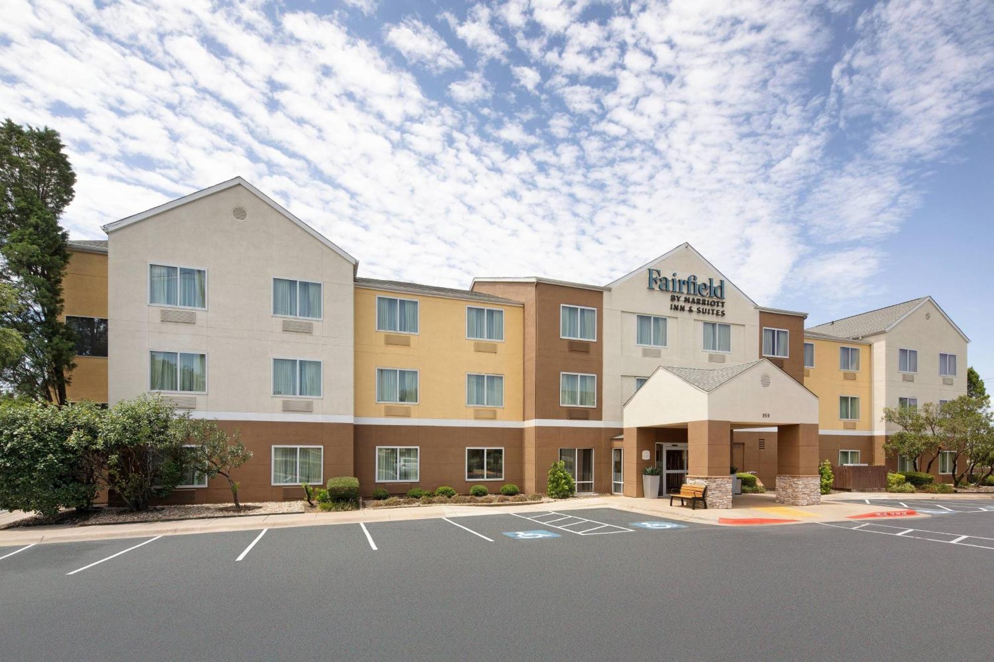 Fairfield Inn & Suites Austin University Area Zewnętrze zdjęcie