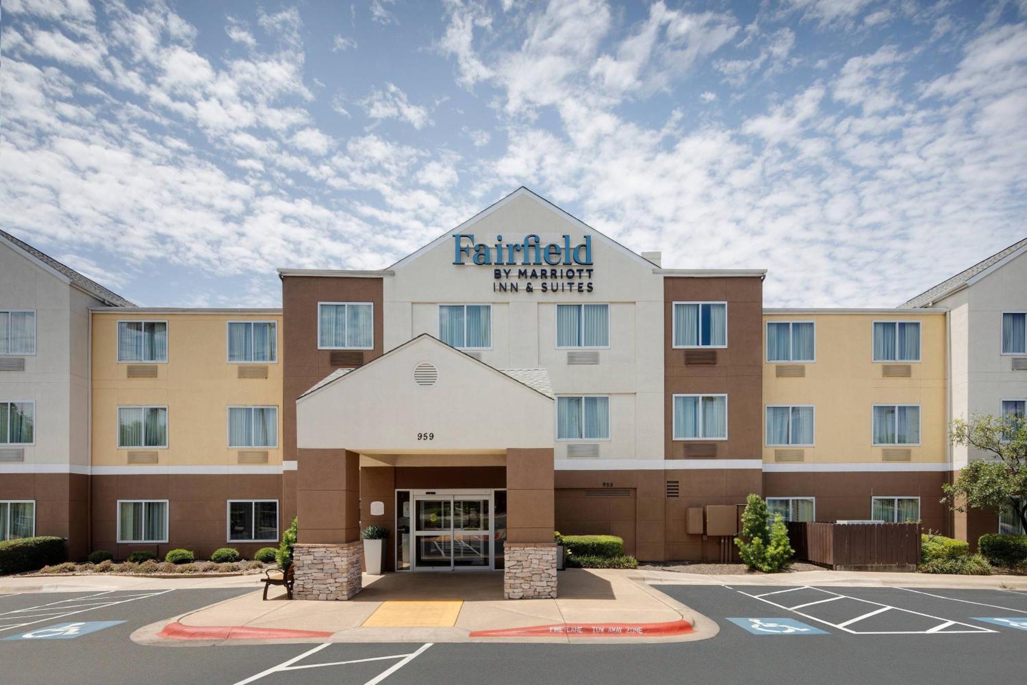 Fairfield Inn & Suites Austin University Area Zewnętrze zdjęcie
